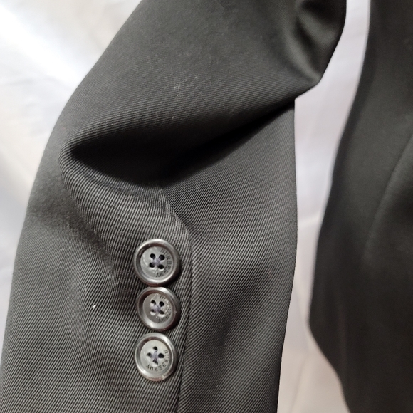 - Burberry Button up Blazer💥SALE💥 - Picture 12 of 12
